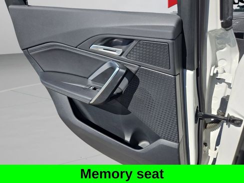 Used 2023 BMW X1 xDrive28i image 17