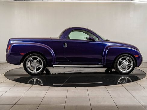 Used 2004 Chevrolet SSR w/ Preferred Equipment Group image 13