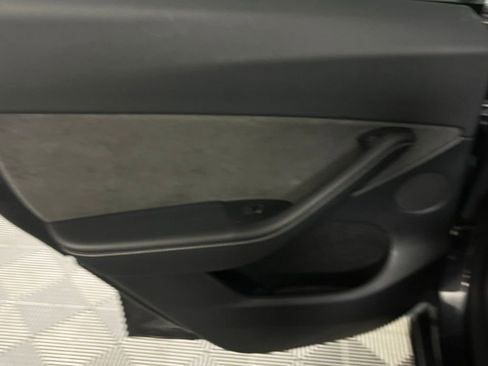 Used 2024 Tesla Model Y Performance image 27