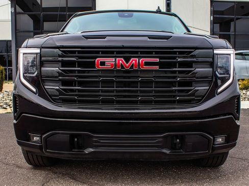 Used 2023 GMC Sierra 1500 Elevation image 2