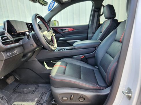 Used 2024 Chevrolet Traverse RS w/ LPO, Floor Liner Package AWD/4WD image 18
