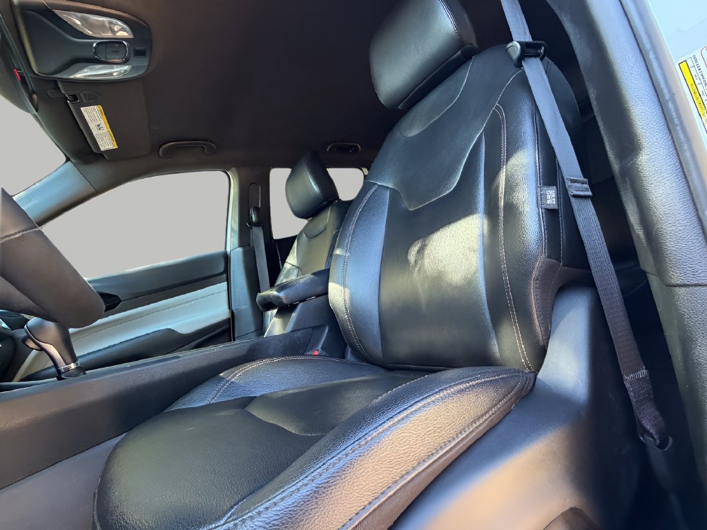 Used 2024 Jeep Compass Limited AWD/4WD image 16