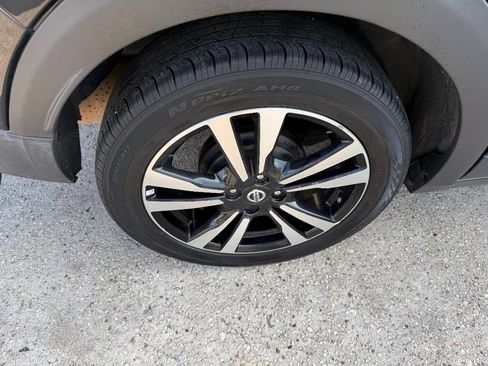 Used 2020 Nissan Kicks SV FWD image 10
