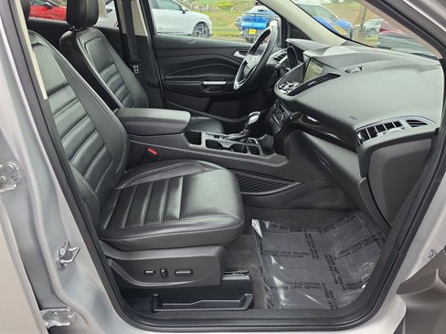 Used 2019 Ford Escape Titanium image 30