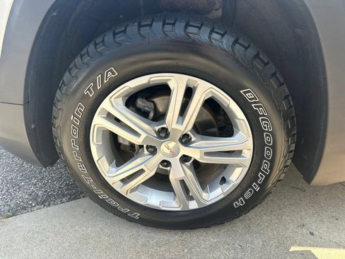 Used 2018 GMC Terrain SLE w/ Driver Convenience Package AWD/4WD image 35