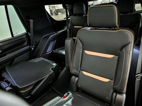 Used 2022 GMC Yukon AT4 AWD/4WD image 16