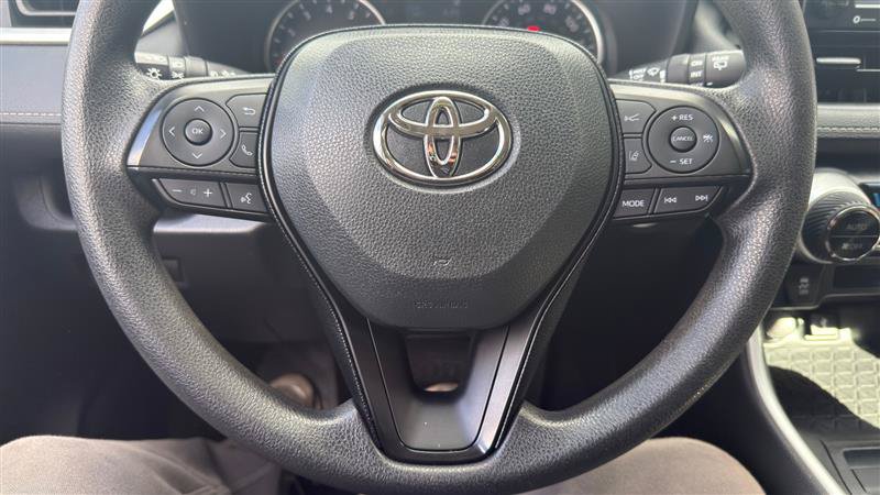 Used 2021 Toyota RAV4 XLE AWD/4WD image 32