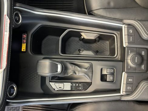 Used 2025 Toyota Grand Highlander AWD image 19