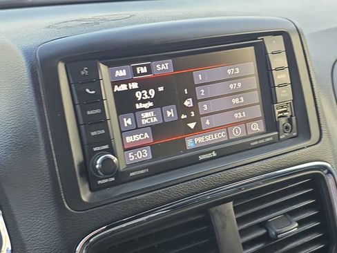 Used 2020 Dodge Grand Caravan SXT image 23