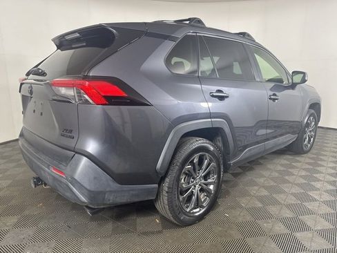 Used 2023 Toyota RAV4 XLE Premium image 3