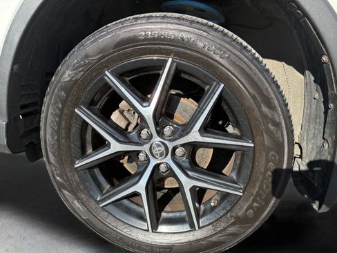 Used 2018 Toyota RAV4 SE w/ Power Extra Value Package image 16