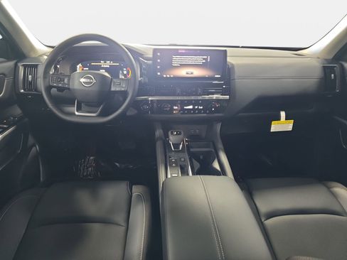 New 2026 Nissan Pathfinder SL image 9