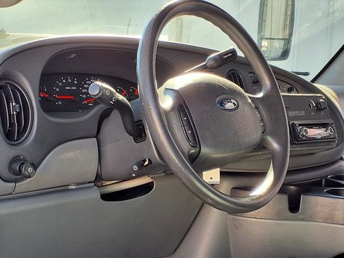 Used 2006 Ford E-350 and Econoline 350 Super Duty image 6
