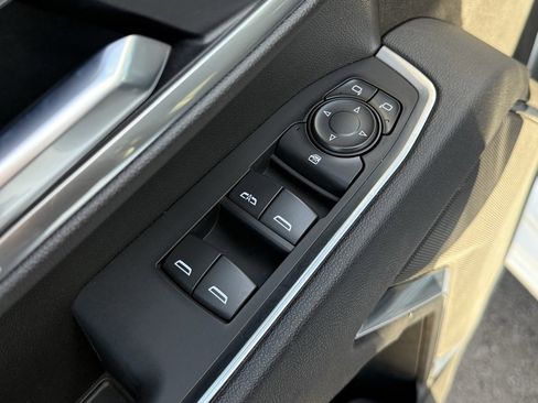 Used 2025 Chevrolet Silverado 3500 LT w/ Convenience Package image 17