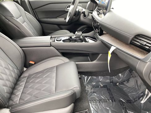 New 2026 Nissan Rogue Platinum w/ Platinum Premium Package AWD/4WD image 10