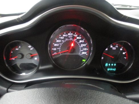 Used 2014 Dodge Avenger SE w/ Quick Order Package 27Z SE V6 FWD image 16