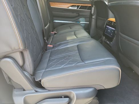 Certified 2023 Jeep Grand Wagoneer Series III AWD/4WD image 19
