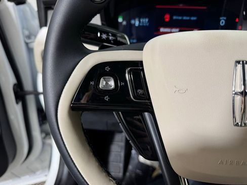 New 2026 Lincoln Corsair Premiere image 23