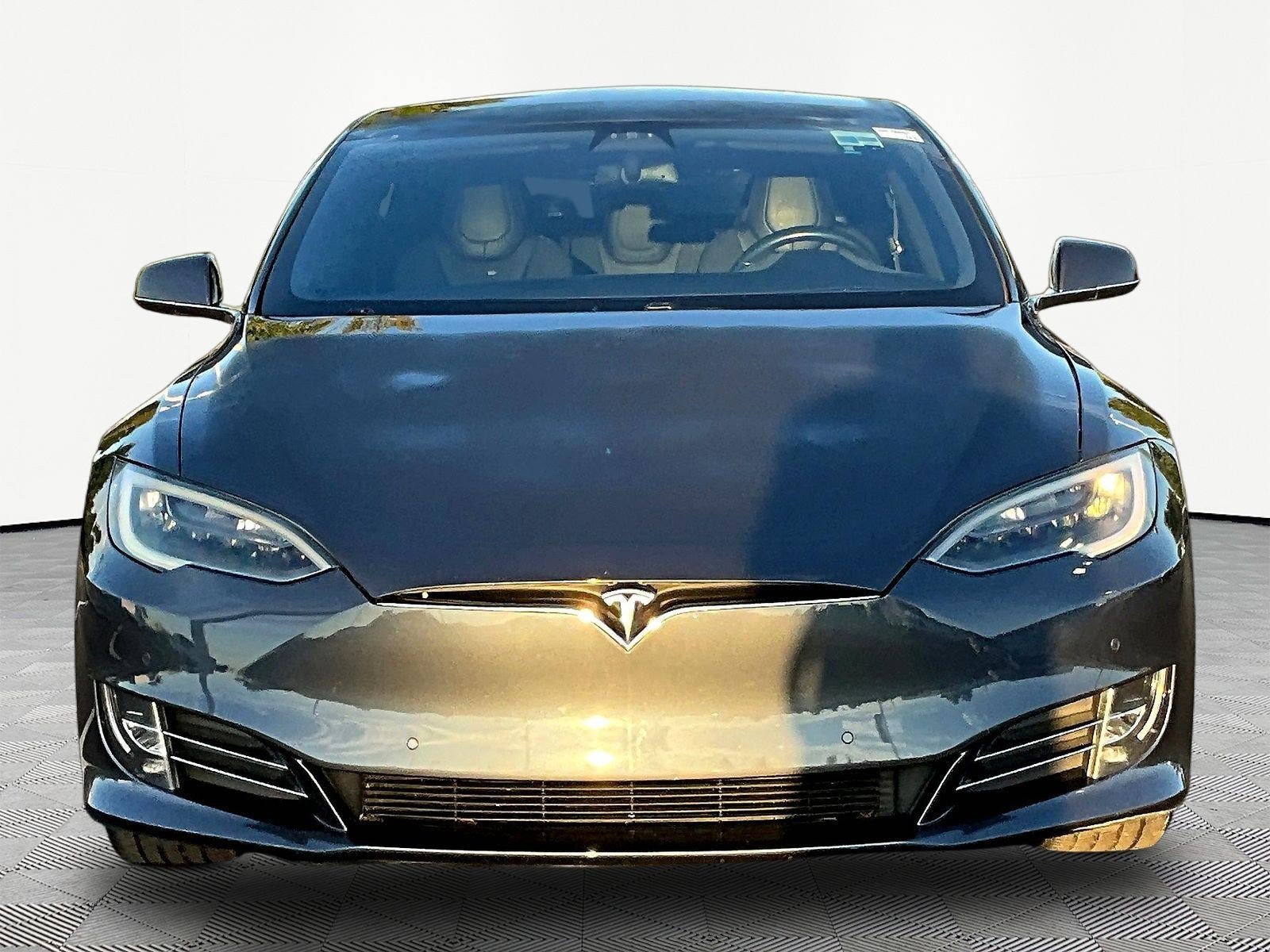 Used 2017 Tesla Model S 60 RWD image 2