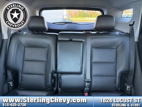 Used 2023 GMC Terrain SLT image 12