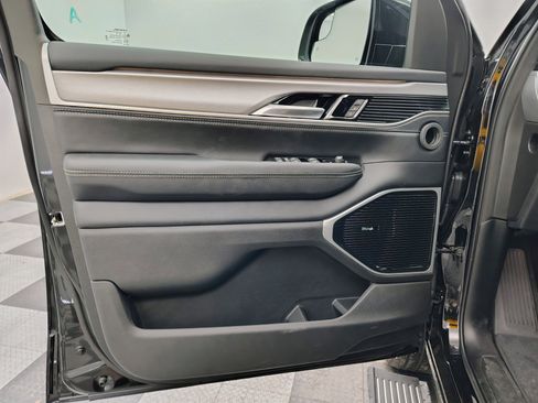 New 2026 Jeep Grand Wagoneer Limited AWD/4WD image 18