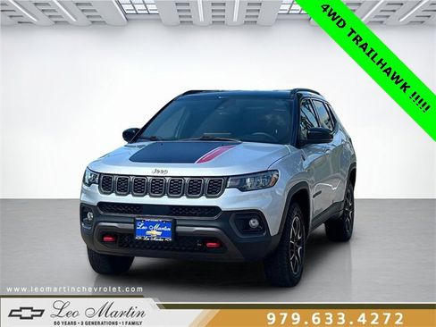 Used 2024 Jeep Compass Trailhawk image 1