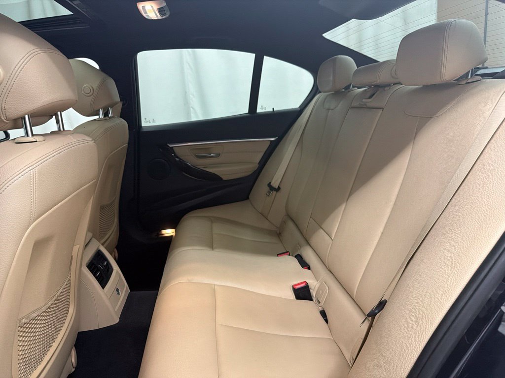Used 2017 BMW 330i Sedan RWD image 24