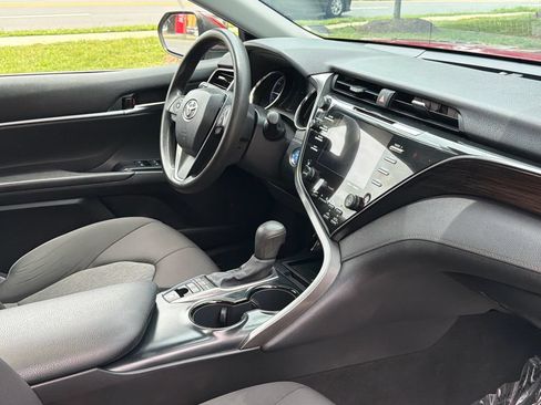 Used 2020 Toyota Camry LE w/ Sunroof Package FWD image 8