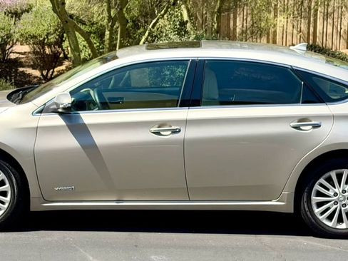Used 2015 Toyota Avalon Limited FWD image 5