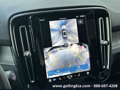 Used 2025 Volvo XC40 B5 Plus image 25