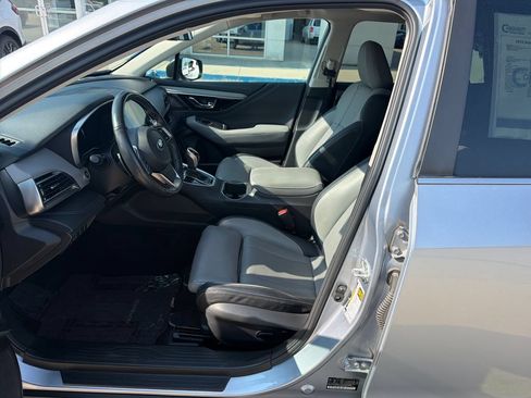 Used 2023 Subaru Outback Limited AWD/4WD image 9
