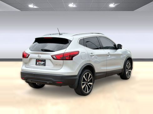 Used 2018 Nissan Rogue Sport SL w/ SL Premium Package image 9