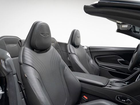 Used 2020 Aston Martin DB11 Volante RWD image 43
