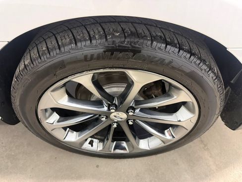 Used 2013 Ford Taurus Limited FWD image 11