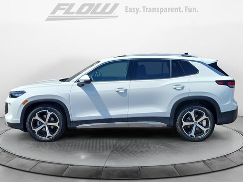 New 2026 Volkswagen Tiguan SE FWD image 4