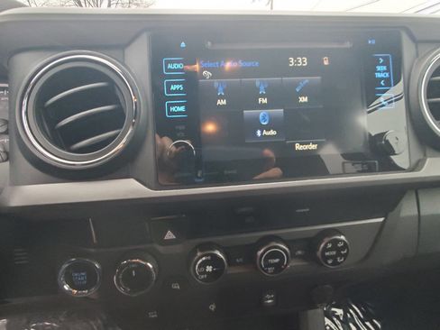 Used 2017 Toyota Tacoma TRD Sport w/ Exterior Package image 23