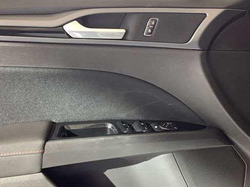 Used 2013 Ford Fusion SE image 12