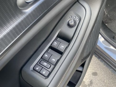 New 2025 Jeep Grand Cherokee L Laredo image 13