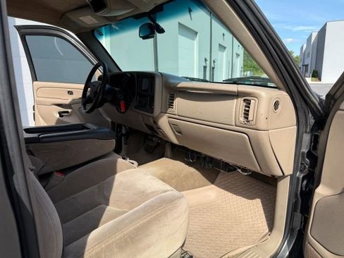 Used 2004 GMC Sierra 2500 SLE w/ Heavy-Duty Power Package AWD/4WD image 16