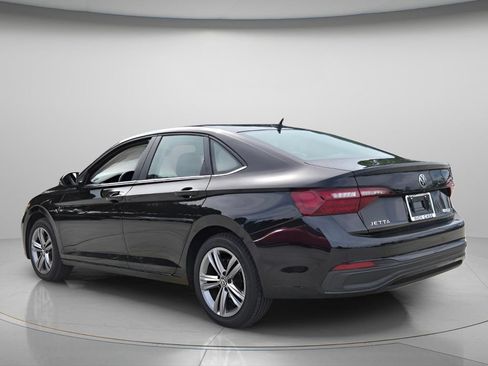 Used 2023 Volkswagen Jetta SE FWD image 4