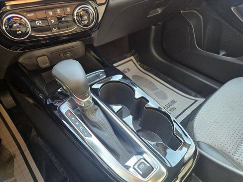 Used 2025 Chevrolet Trax LT image 20