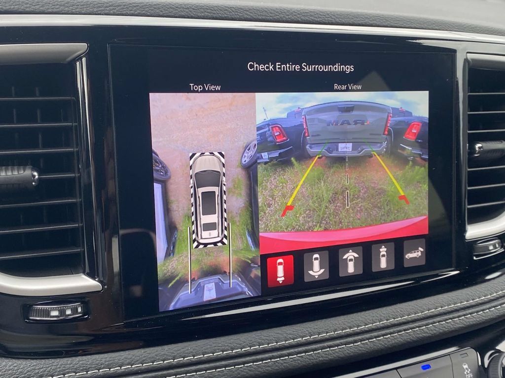 New 2027 Chrysler Pacifica Select FWD image 48
