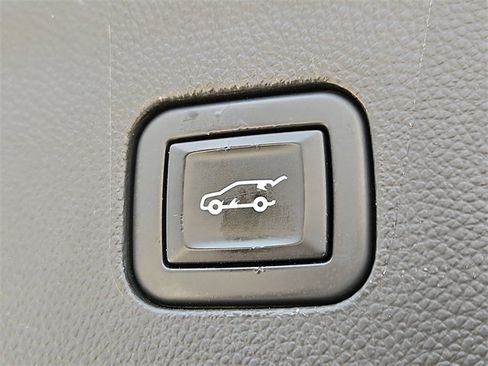 Used 2020 Buick Enclave Premium w/ Surround and Sites Package image 23