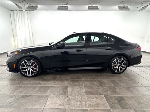 Used 2024 BMW i5 eDrive40i w/ M Sport Package image 2