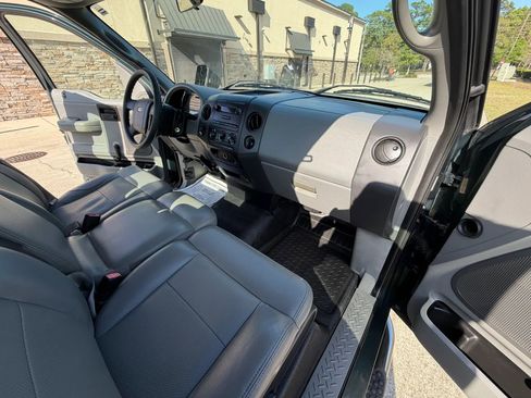 Used 2004 Ford F150 XLT image 10