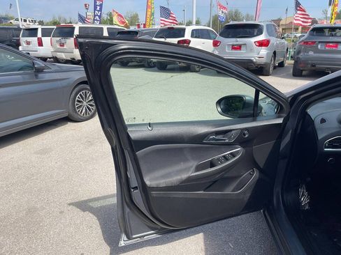 Used 2019 Chevrolet Cruze LT w/ LT Fleet Convenience Package image 7