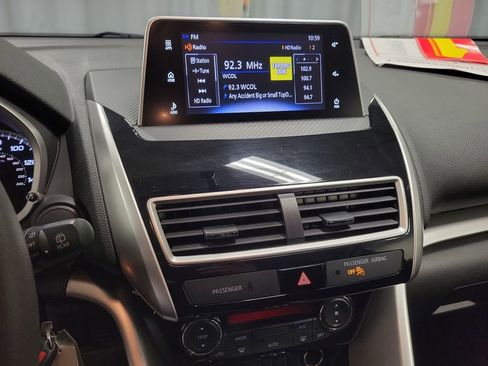 Used 2020 Mitsubishi Eclipse Cross LE image 15