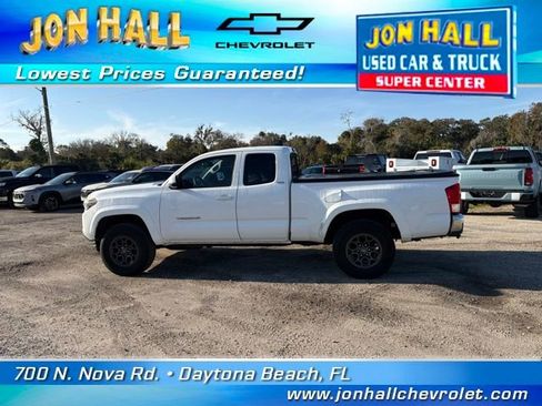 Used 2017 Toyota Tacoma 4x4 Access Cab image 5