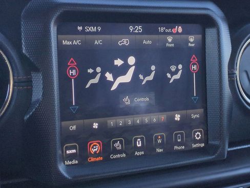 Used 2022 Jeep Wrangler Unlimited Sahara image 33