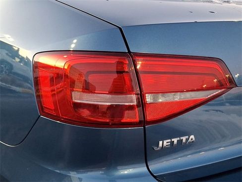 Used 2015 Volkswagen Jetta S image 16